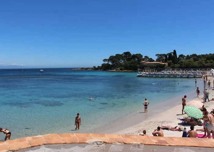 Oda ve Kahvaltı Bessy 10 4*