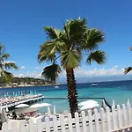Bessy 10 Couette-café Antibes