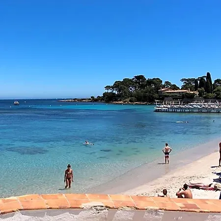 Bessy 10 3* Antibes