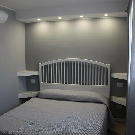 לינה וארוחת בוקר Bessy 10